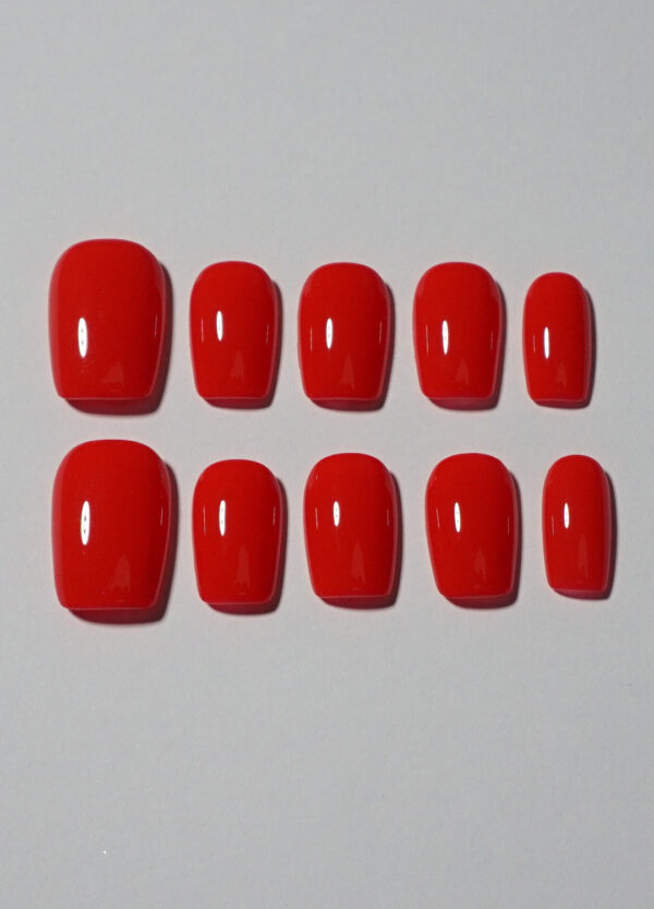 Red 1 court – Image 2